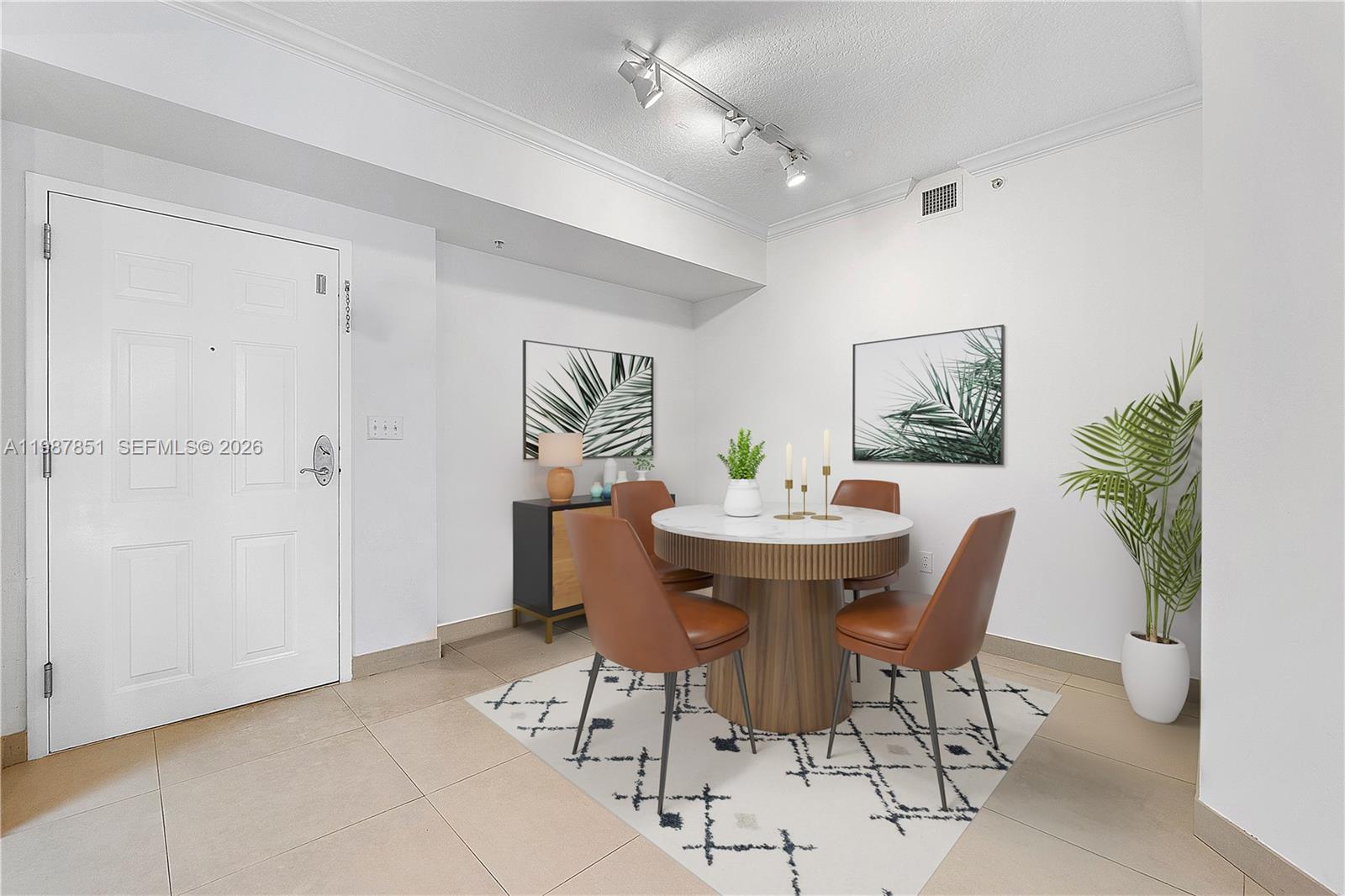 2000 N Bayshore Dr 211