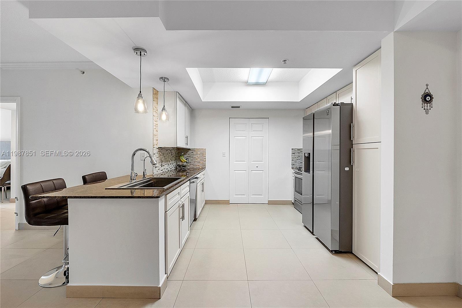 2000 N Bayshore Dr 211