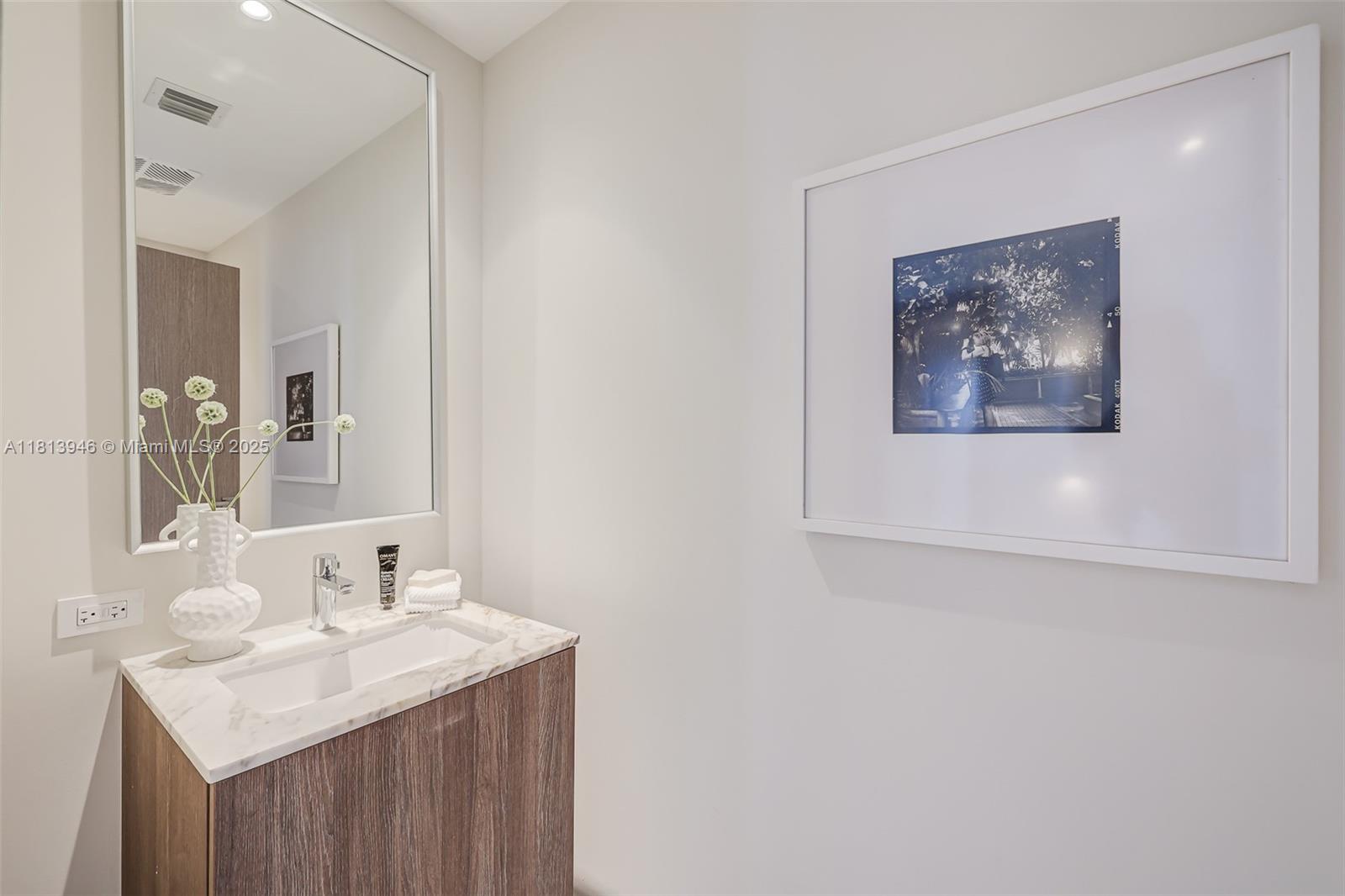 FIVE PARK RESIDENCES - Residential