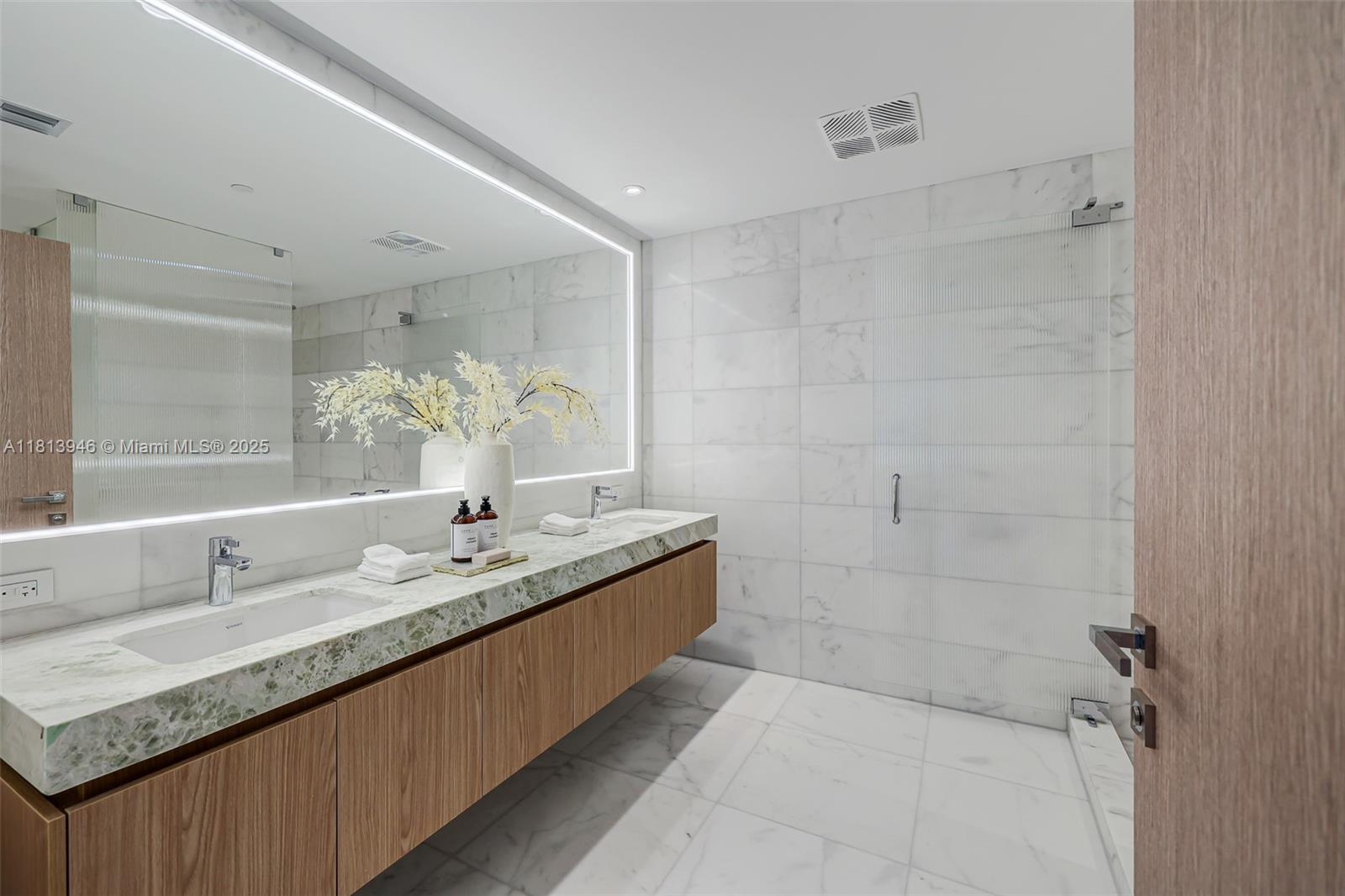 FIVE PARK RESIDENCES - Residential