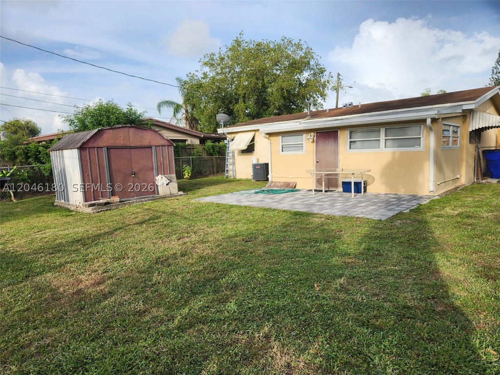 Photo of 772 Gardenia Dr, Royal Palm Beach, FL 33411 (MLS # A12046180)