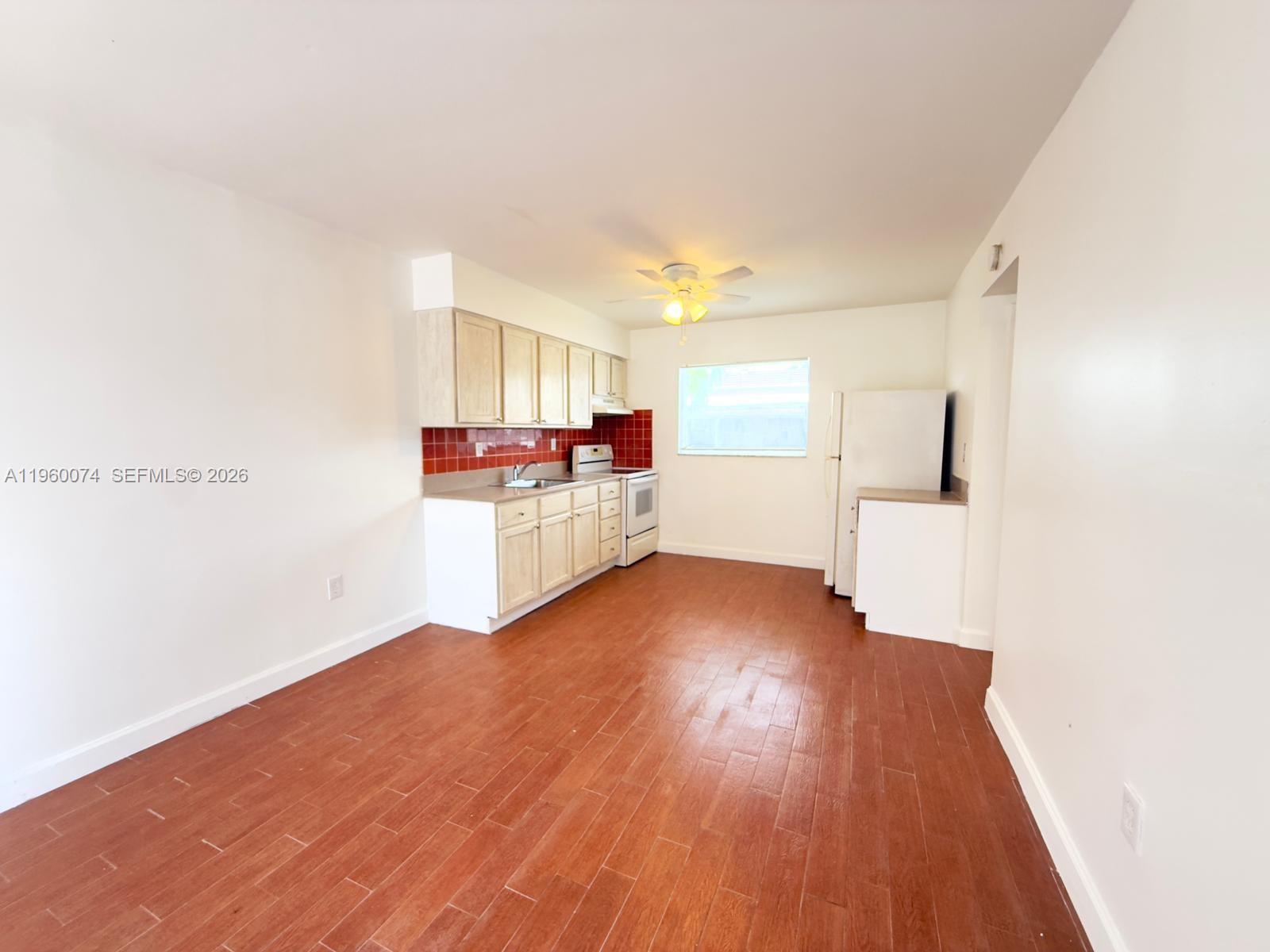 NORTH HOLLYWOOD - Residential Lease