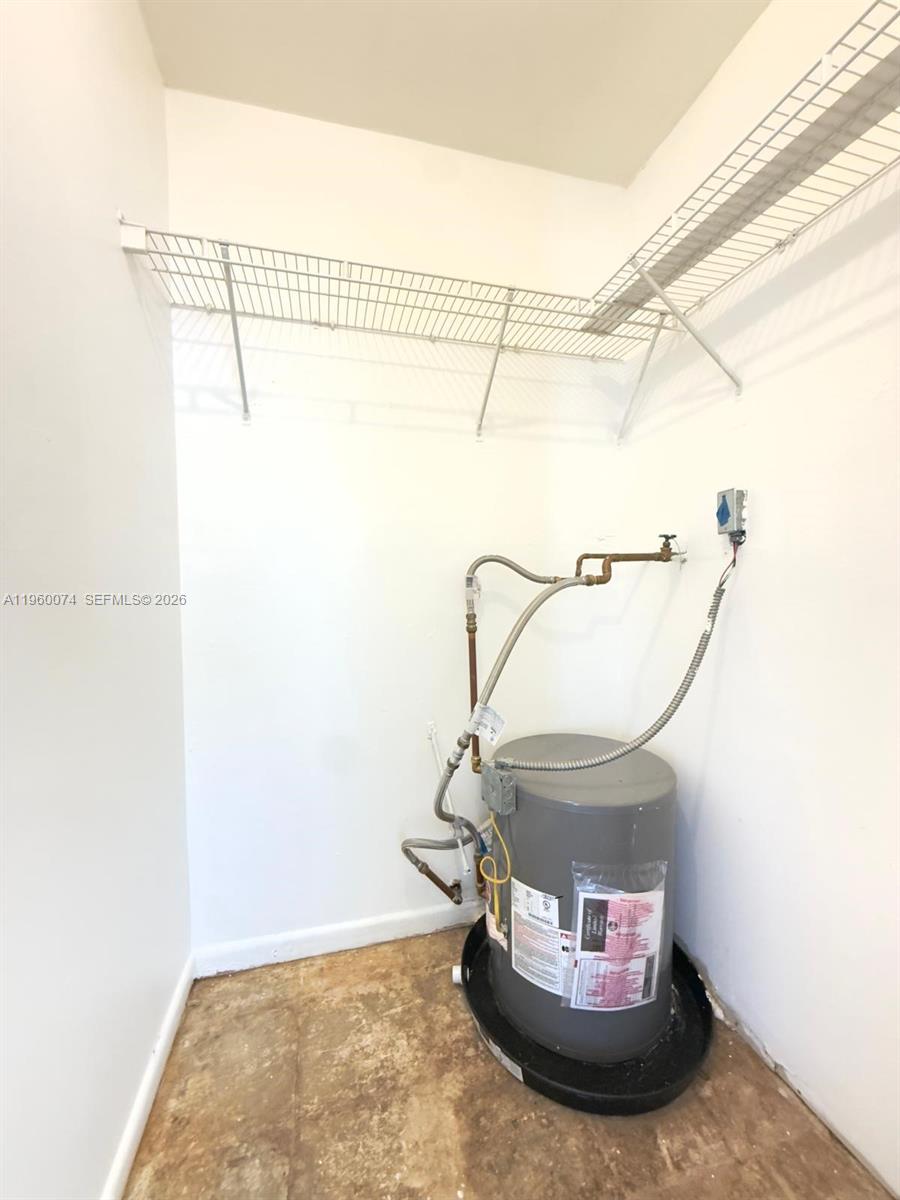 NORTH HOLLYWOOD - Residential Lease