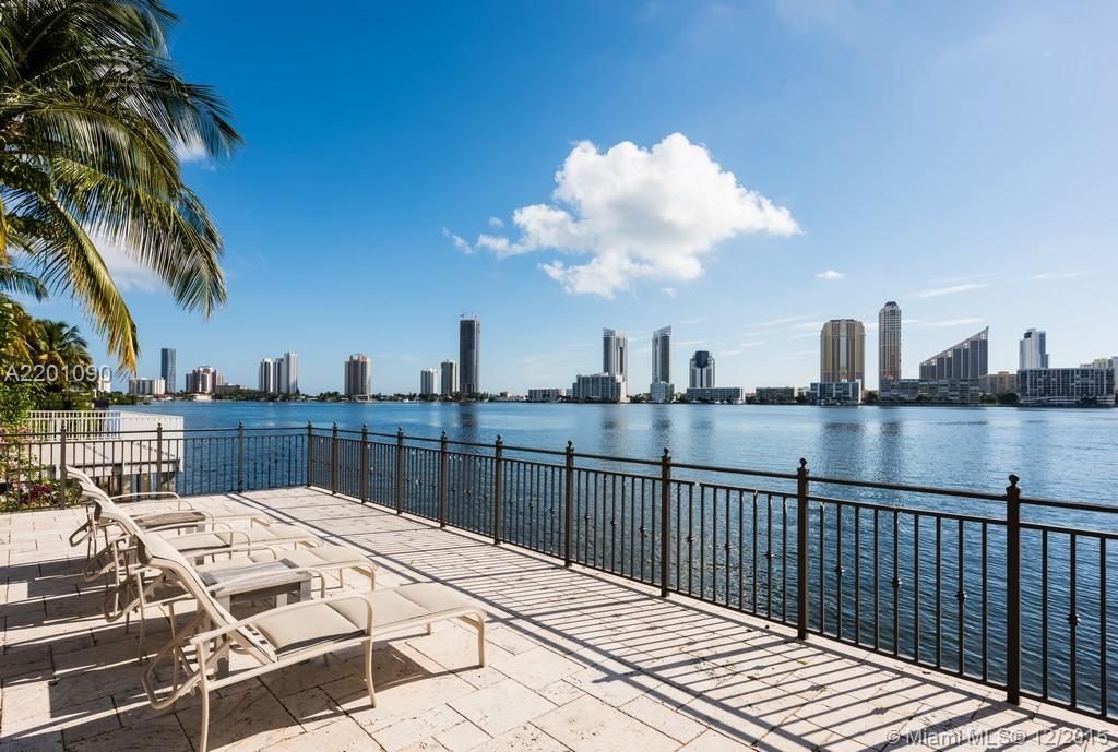 ISLAND ESTATES - Residential