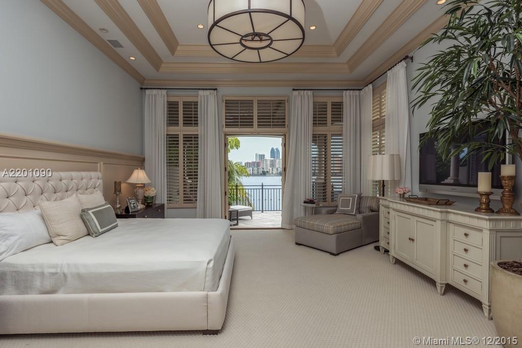 ISLAND ESTATES - Residential