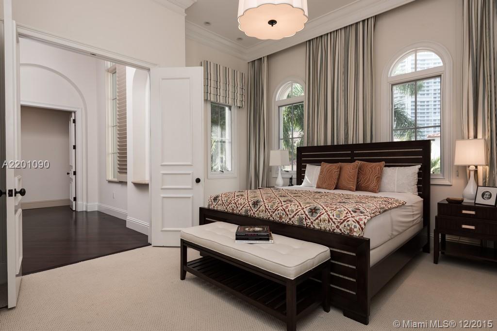 ISLAND ESTATES - Residential