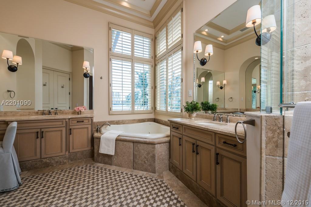 ISLAND ESTATES - Residential