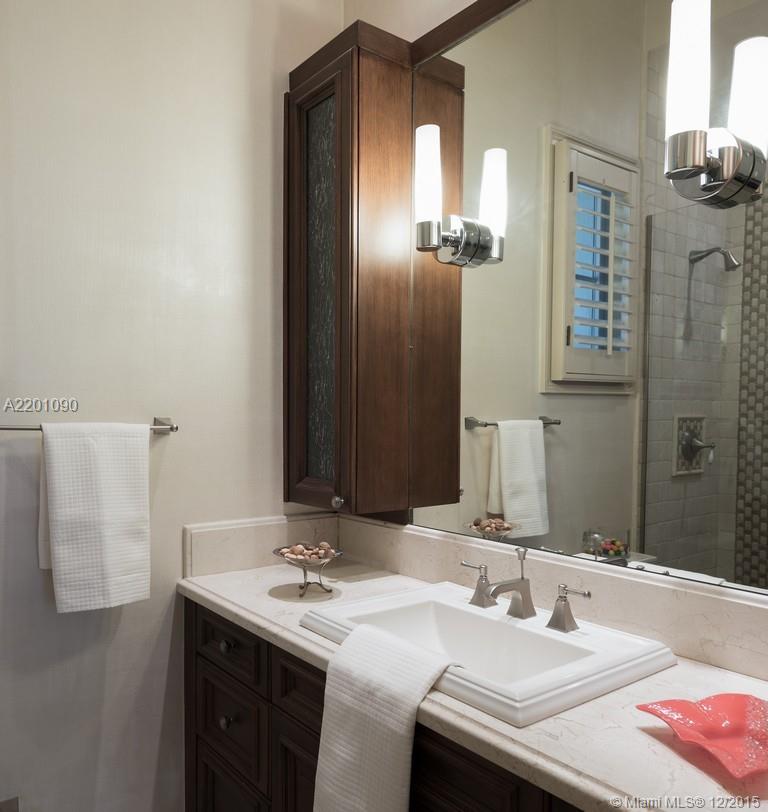 ISLAND ESTATES - Residential