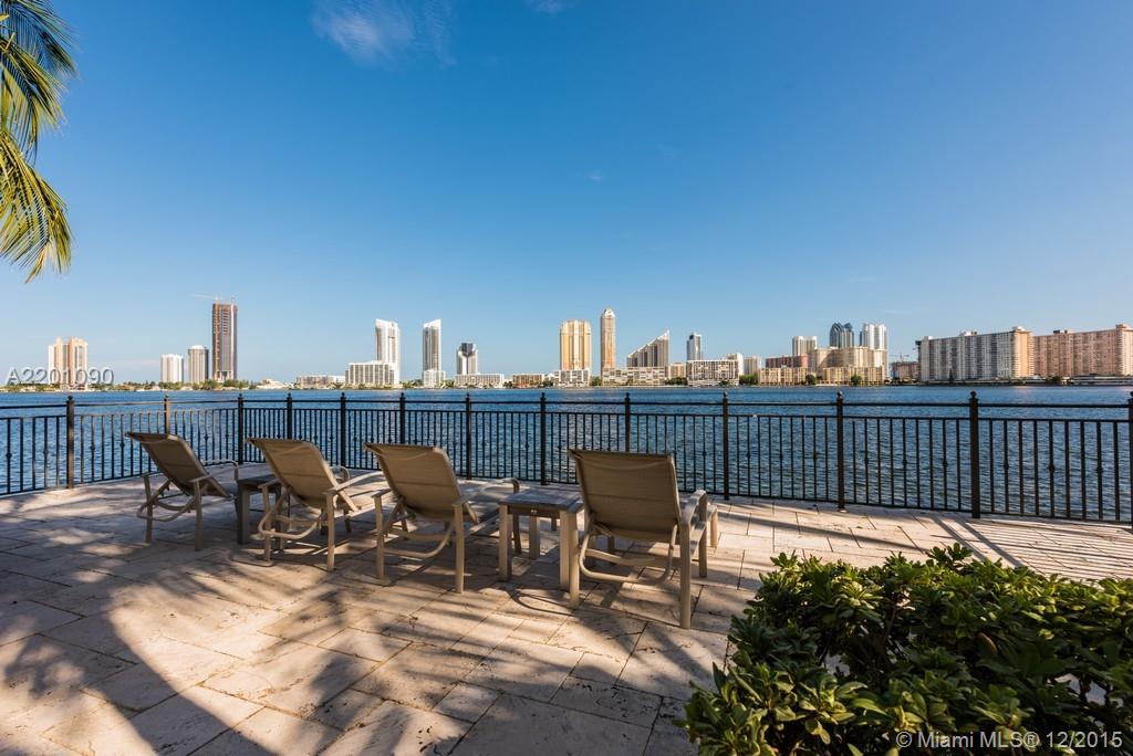 ISLAND ESTATES - Residential