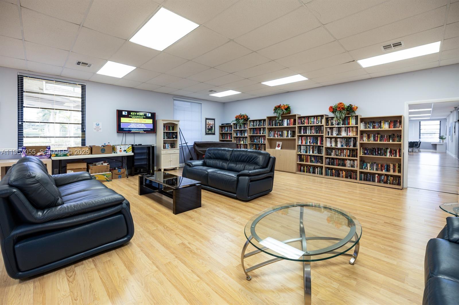 DELRAY VILLAS 5 - Residential