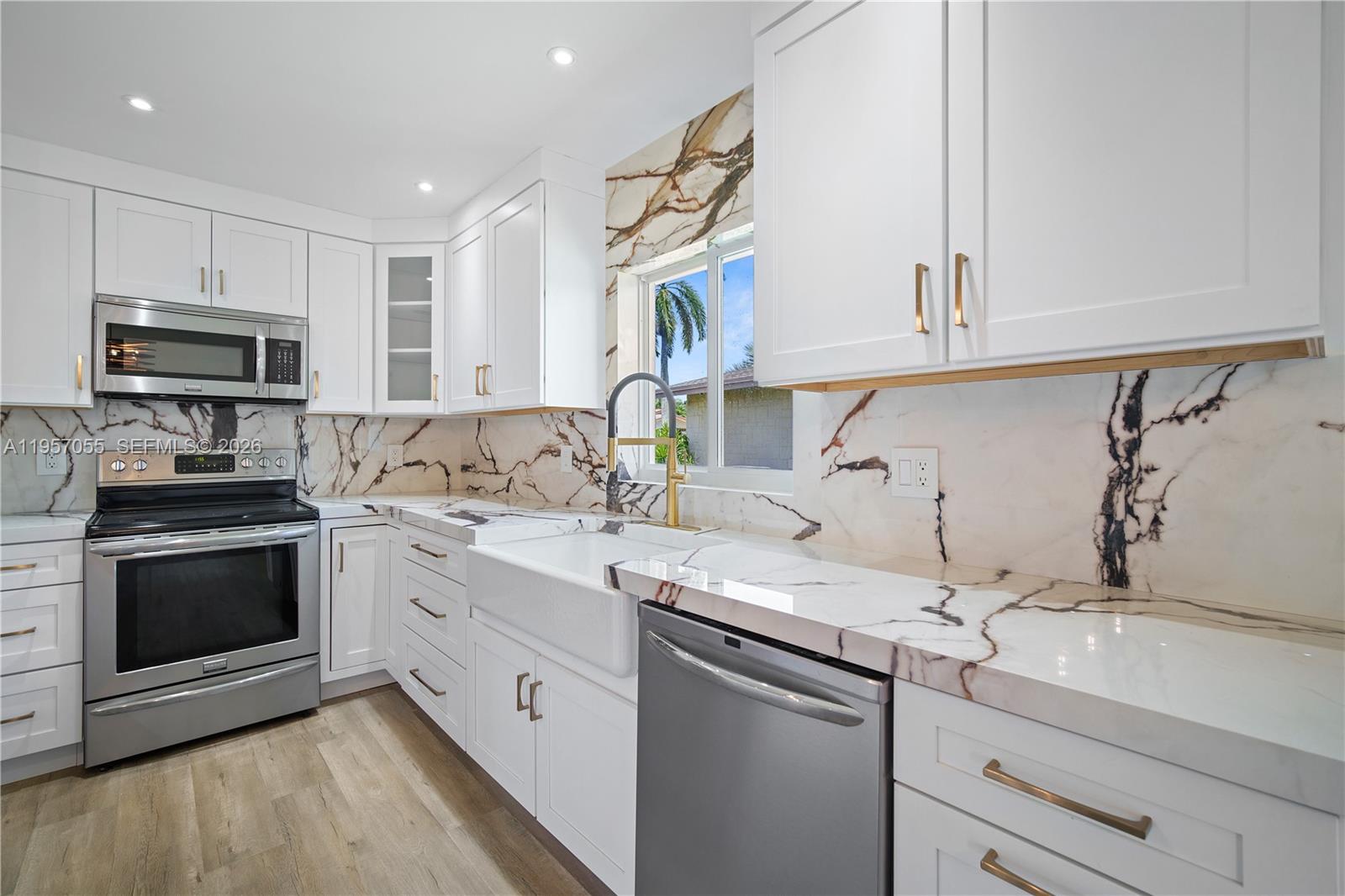 DELRAY VILLAS 5 - Residential