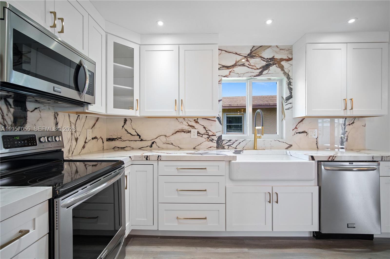 DELRAY VILLAS 5 - Residential