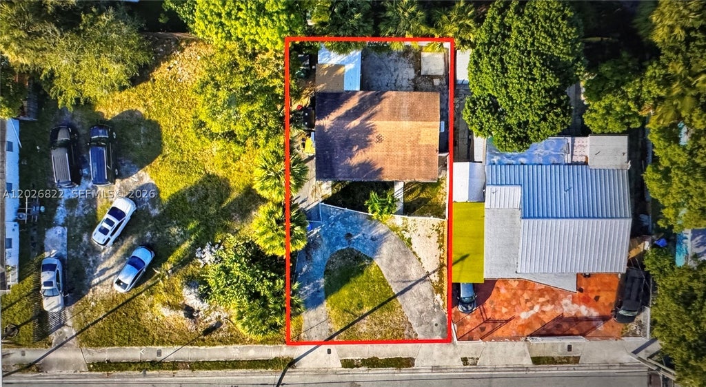 Photo of 1705 Davie Blvd, Fort Lauderdale, FL 33312 (MLS # A12026822)