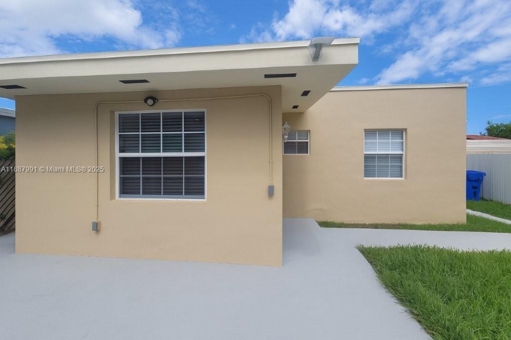 GRAPELAND - Residential Lease