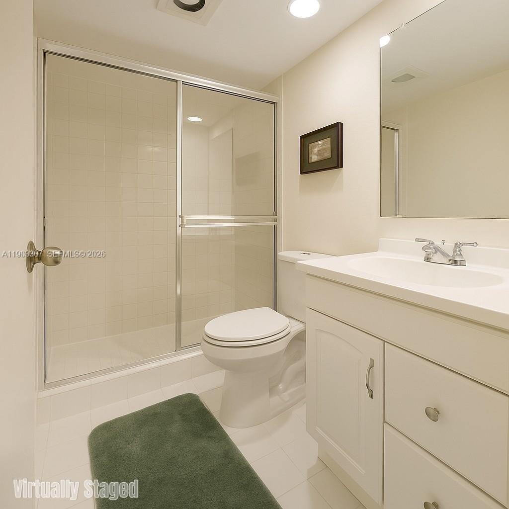 LAKE FOREST CONDO - Residential