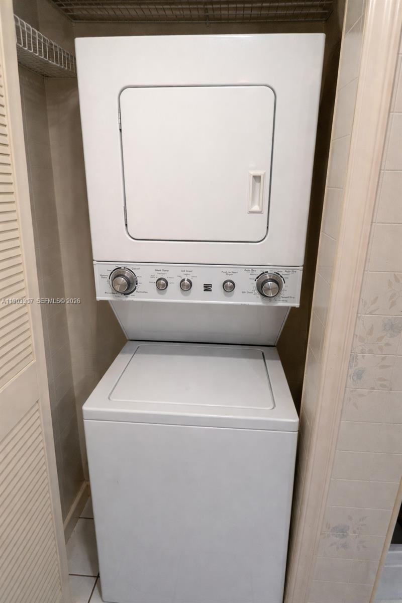 LAKE FOREST CONDO - Residential