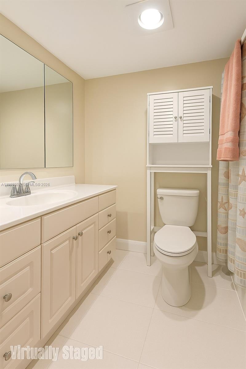 LAKE FOREST CONDO - Residential