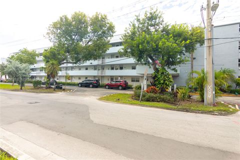 Tiny photo for 3600 NE 170th St #308, North Miami Beach, FL 33160 (MLS # A12006218)