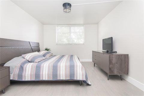 Tiny photo for 3600 NE 170th St #308, North Miami Beach, FL 33160 (MLS # A12006218)