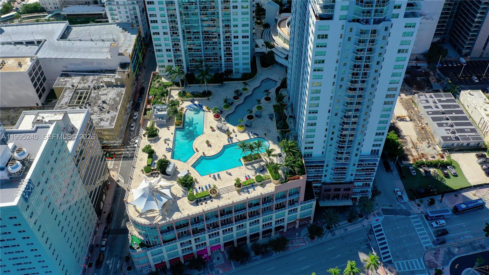 VIZCAYNE SOUTH CONDO - Residential