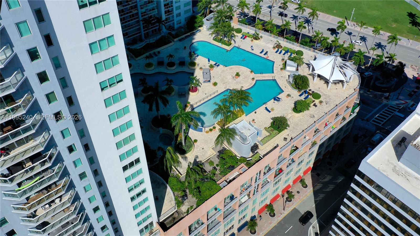 VIZCAYNE SOUTH CONDO - Residential