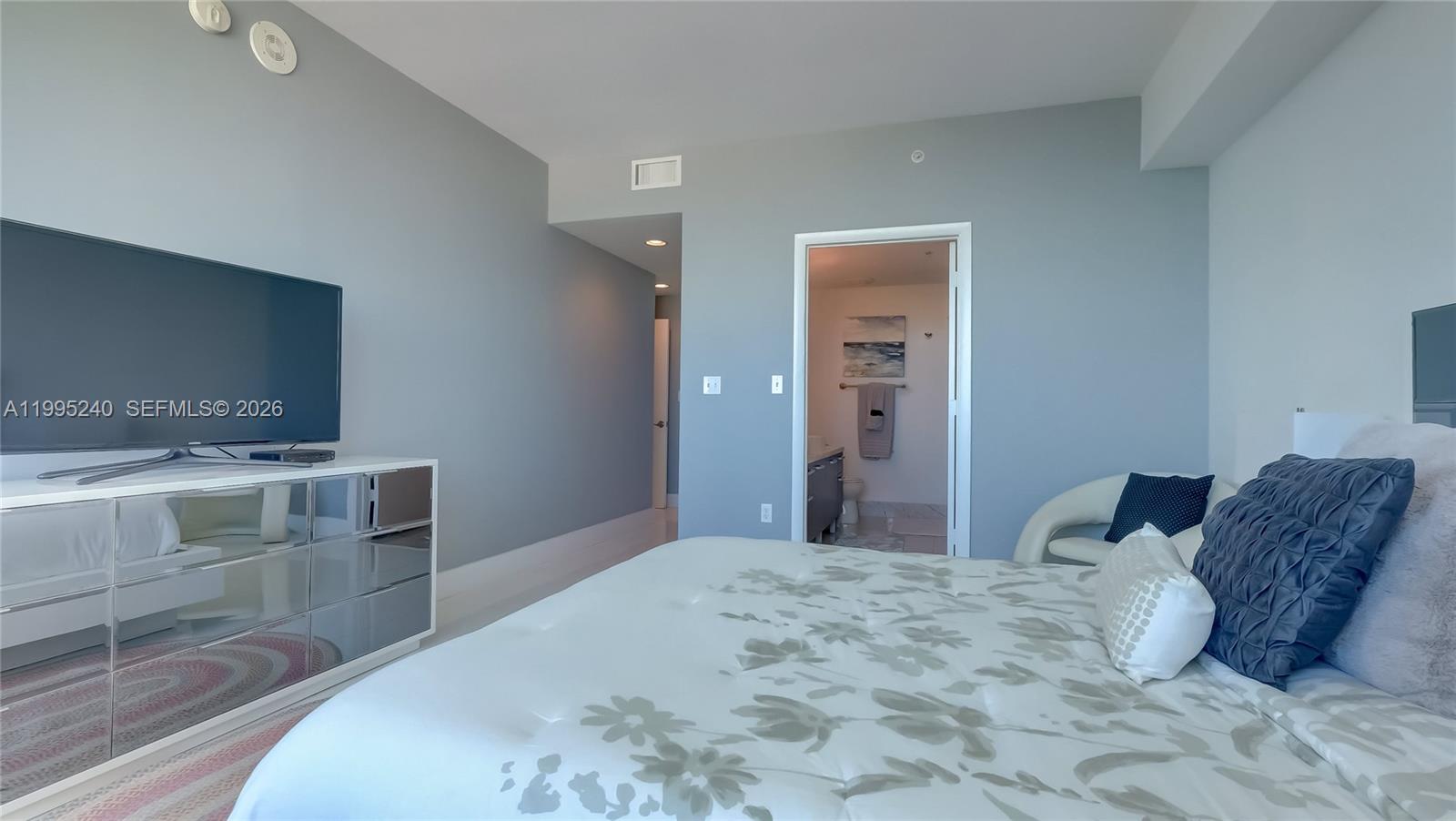 VIZCAYNE SOUTH CONDO - Residential