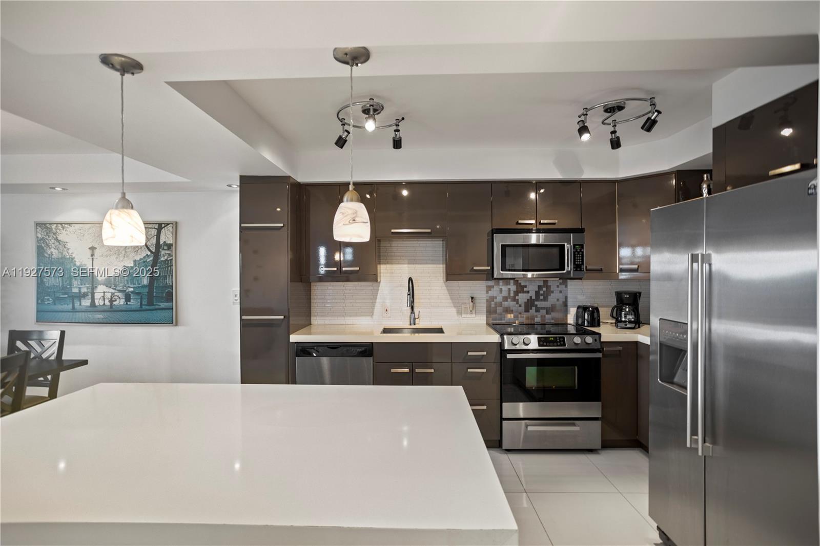 3050 N Palm Aire Dr 710