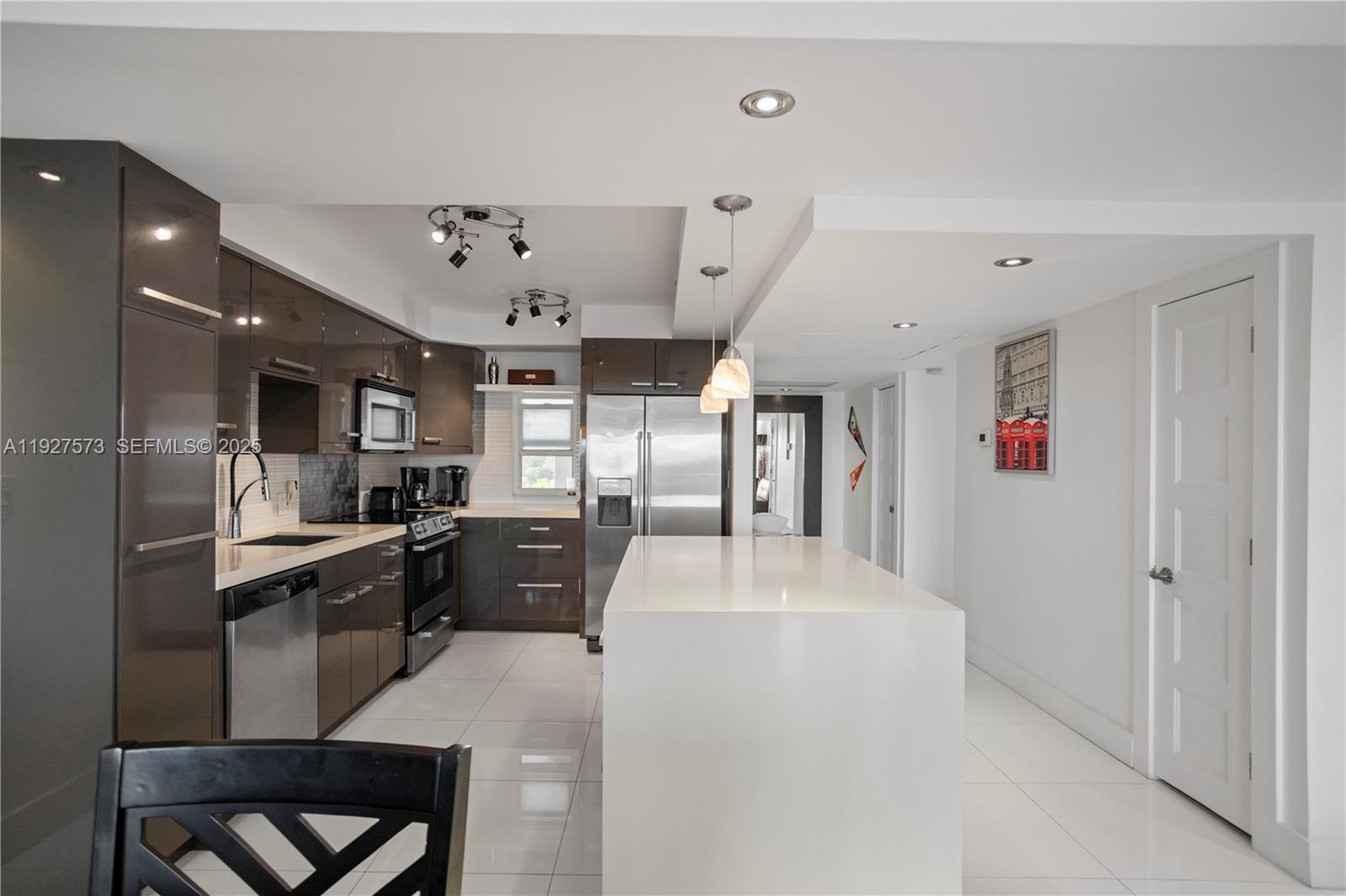 3050 N Palm Aire Dr 710