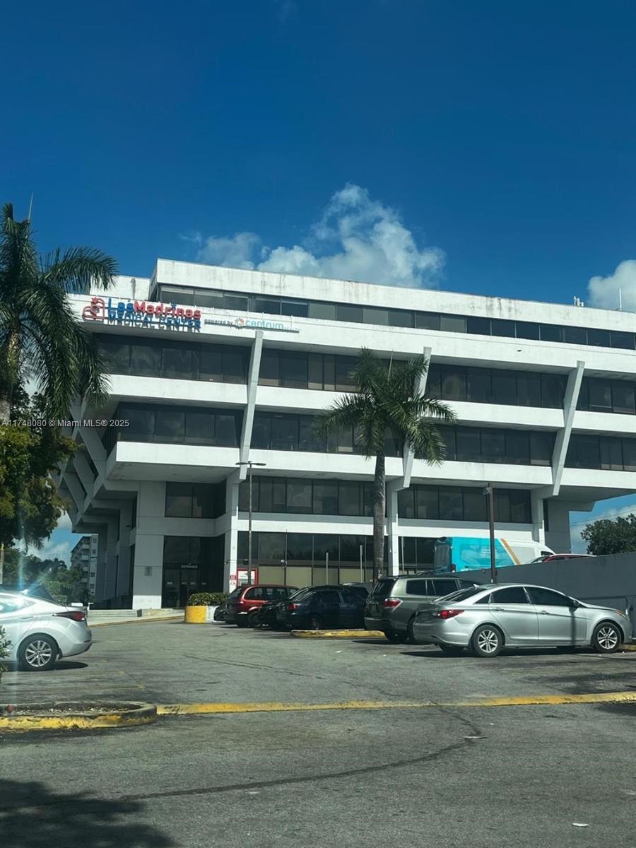 BEAUTIFUL OFFICE FOR RENT CALL NOW!