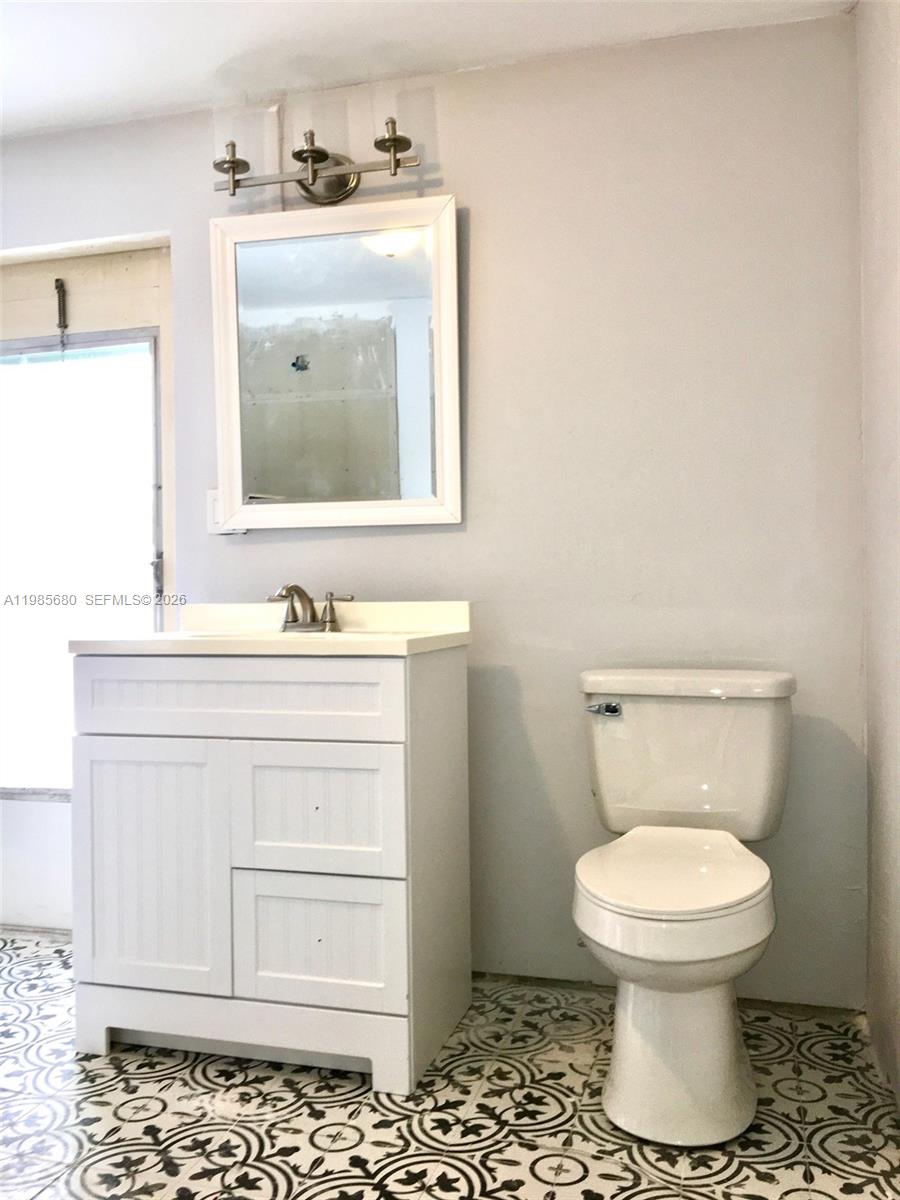 LAUDERDALE ISLES NO 2 - Residential Lease