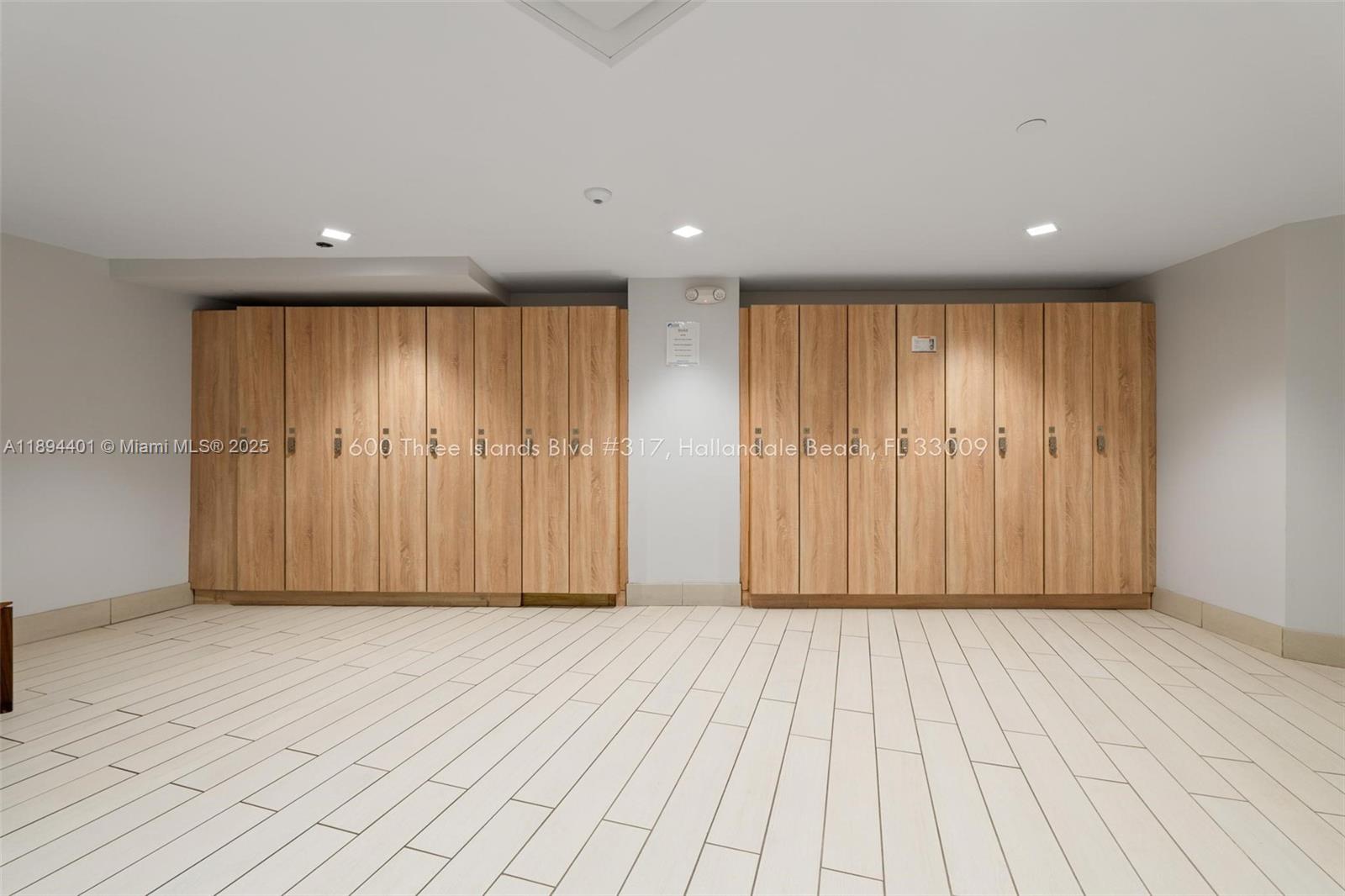 OLYMPUS CONDO PHASE - Residential