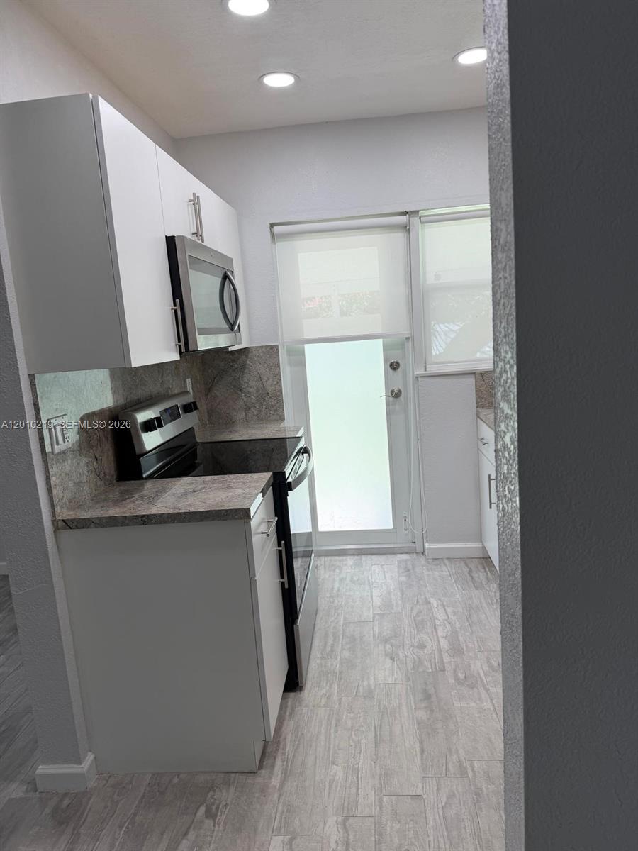 4871 SW 5th Ter 4871