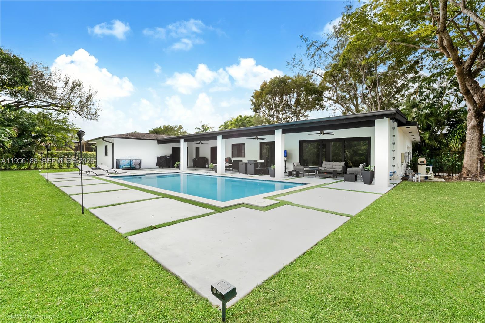 CHARLOTTE ESTATES - Residential