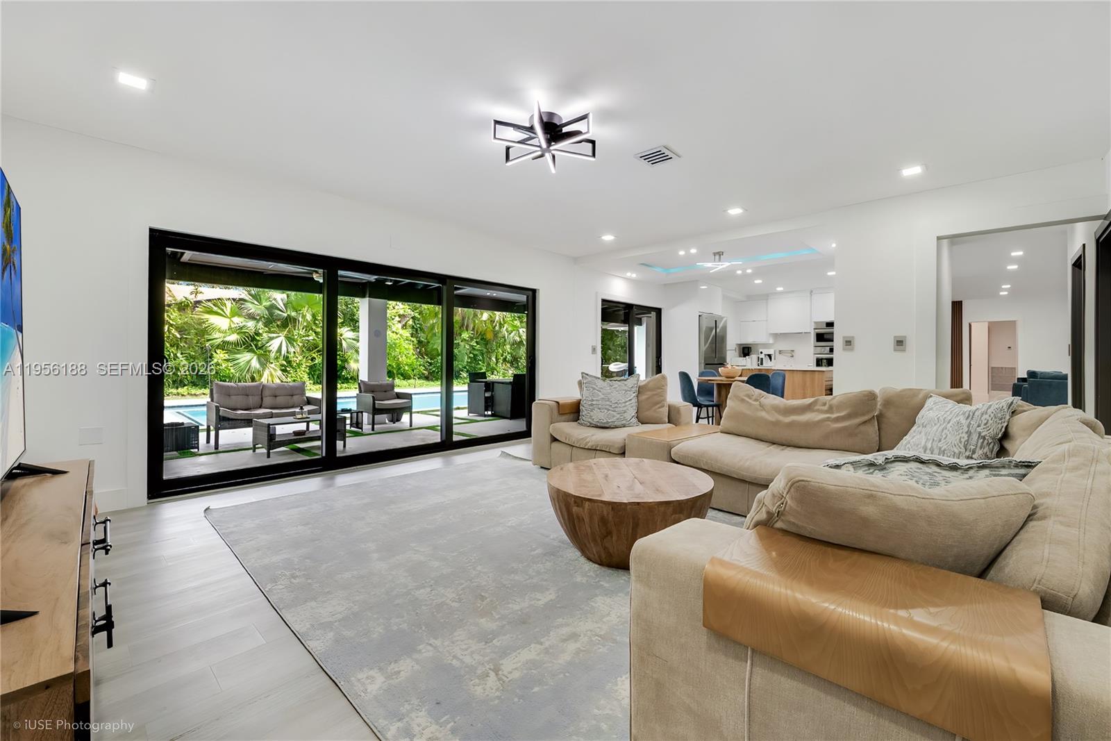 CHARLOTTE ESTATES - Residential