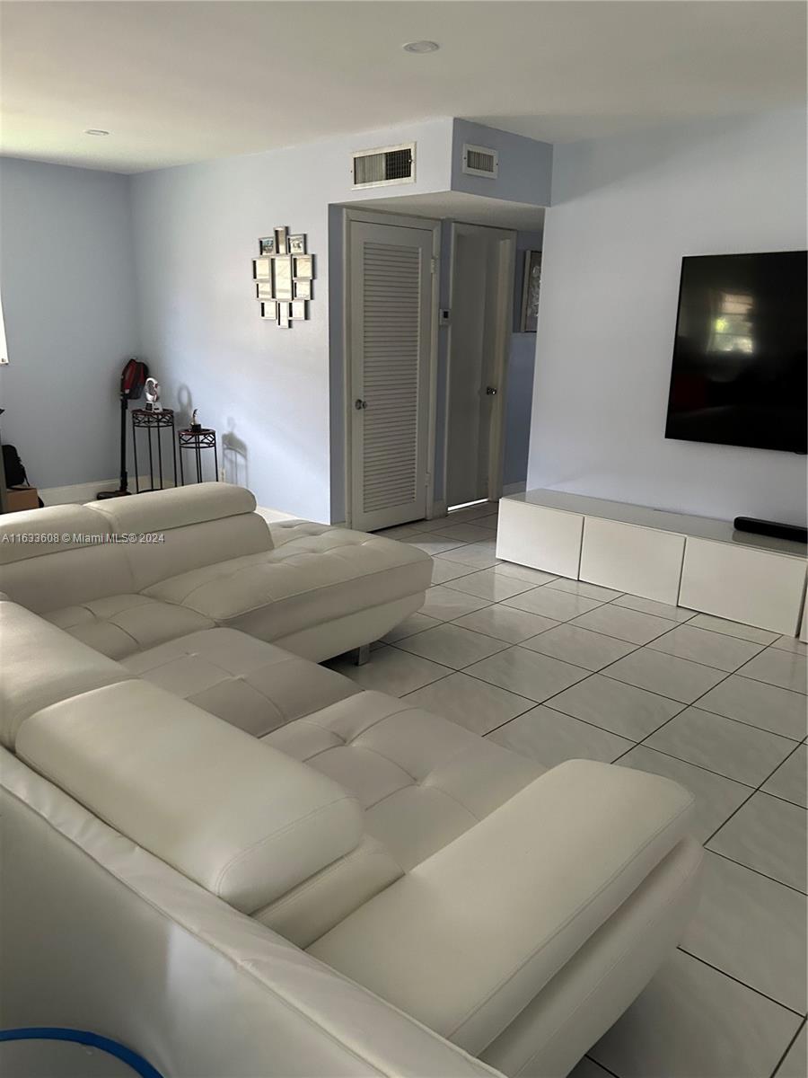 Property for Sale at 5300 Washington St N220, Hollywood, Broward County, Florida - Bedrooms: 2 
Bathrooms: 2  - $185,000