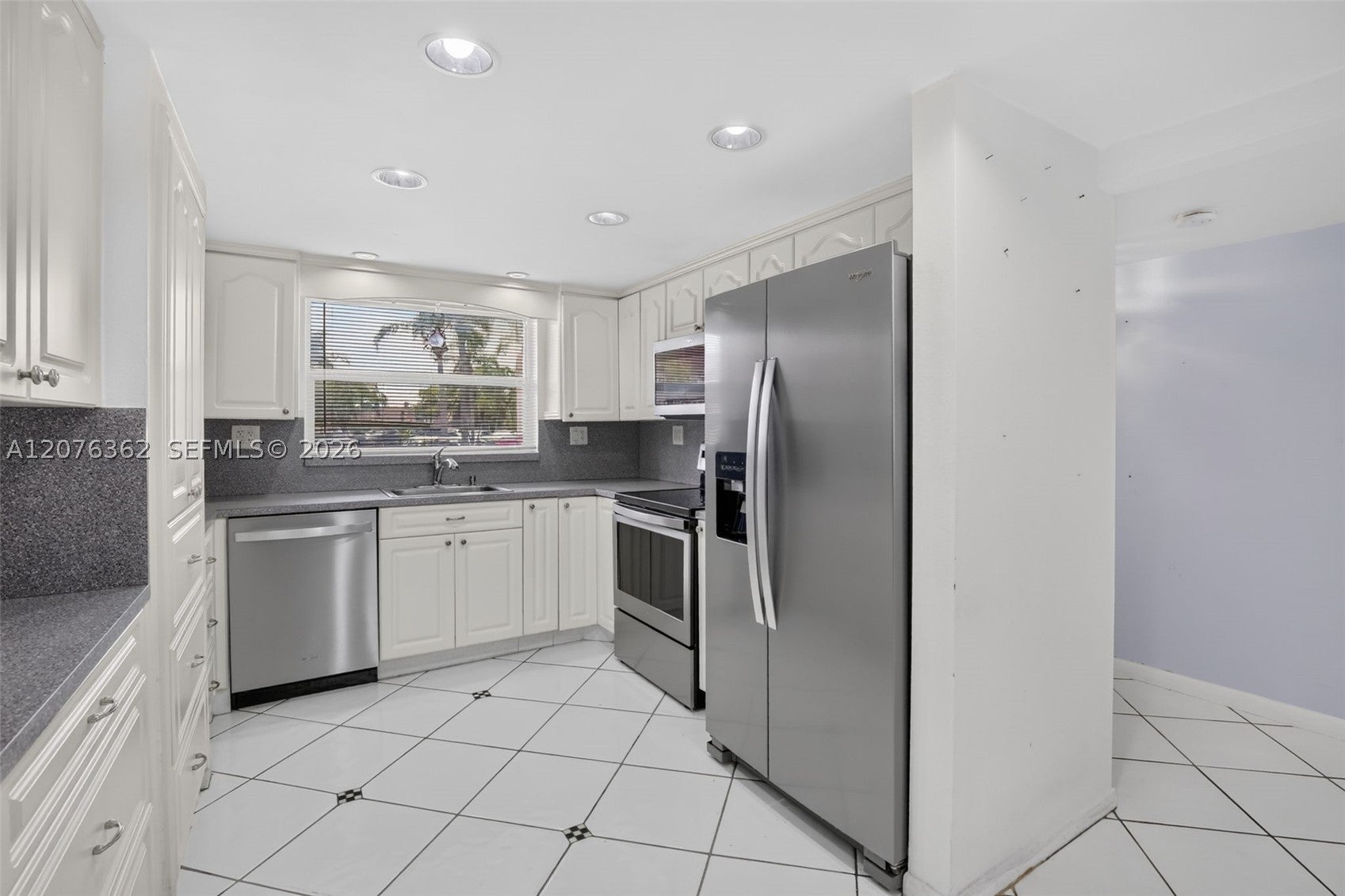 9721 Sunrise Lakes Blvd 102, Sunrise FL 33322