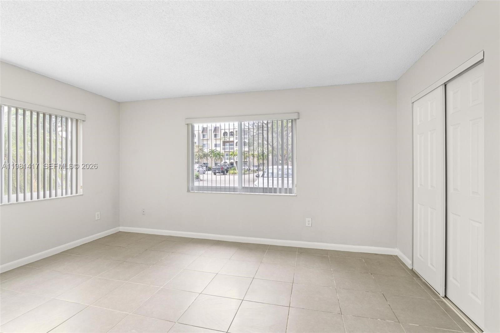 VILLAGE OF KINGS CREEK CO - Residential Lease