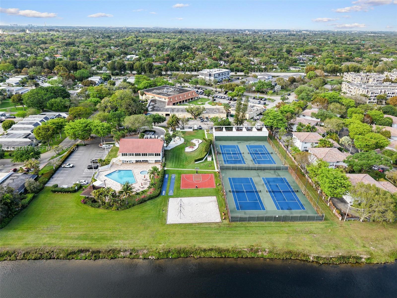 VILLAGE OF KINGS CREEK CO - Residential Lease