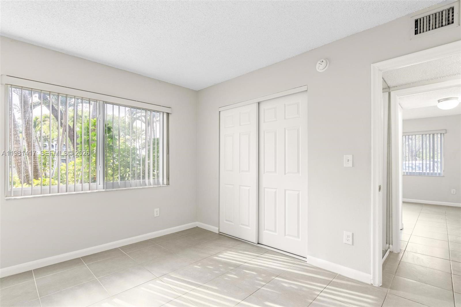 VILLAGE OF KINGS CREEK CO - Residential Lease