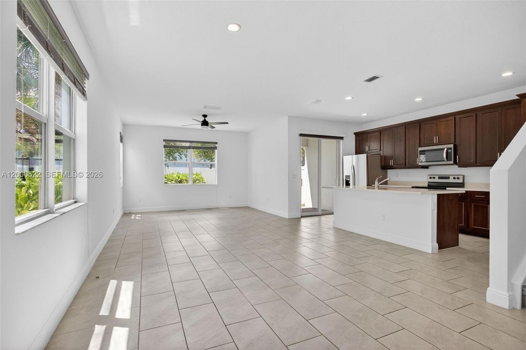 Photo of 543 Parsons Way, Deerfield Beach, FL 33442 (MLS # A12000522)