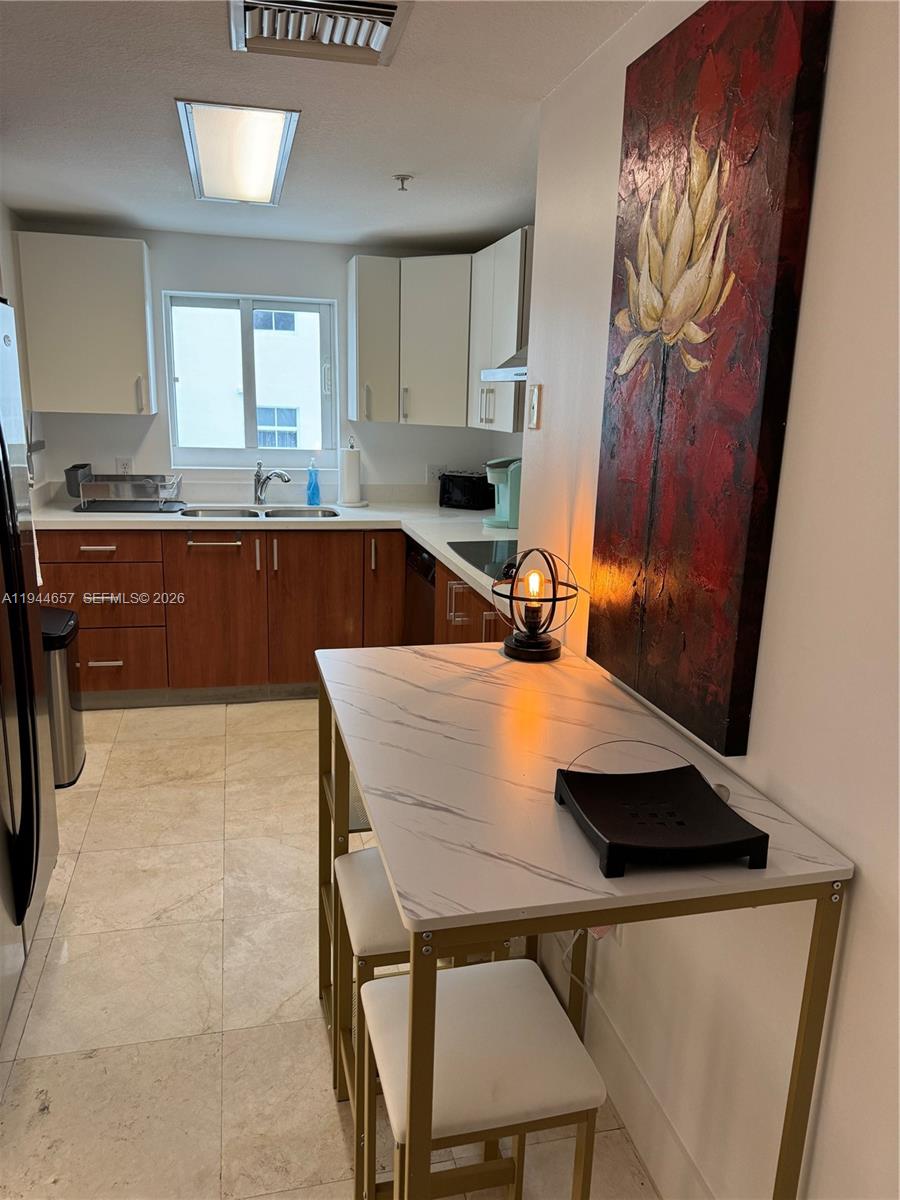 THE SAIL CONDO - Residential