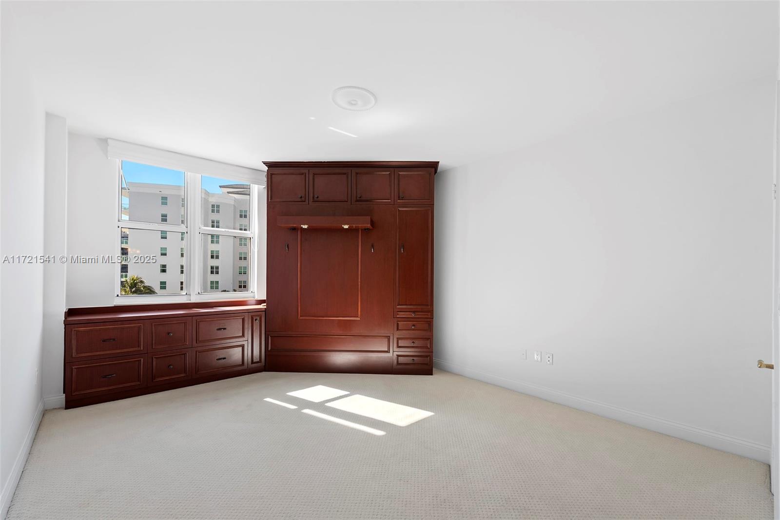 TOWNSEND PLACE CONDO - Residential