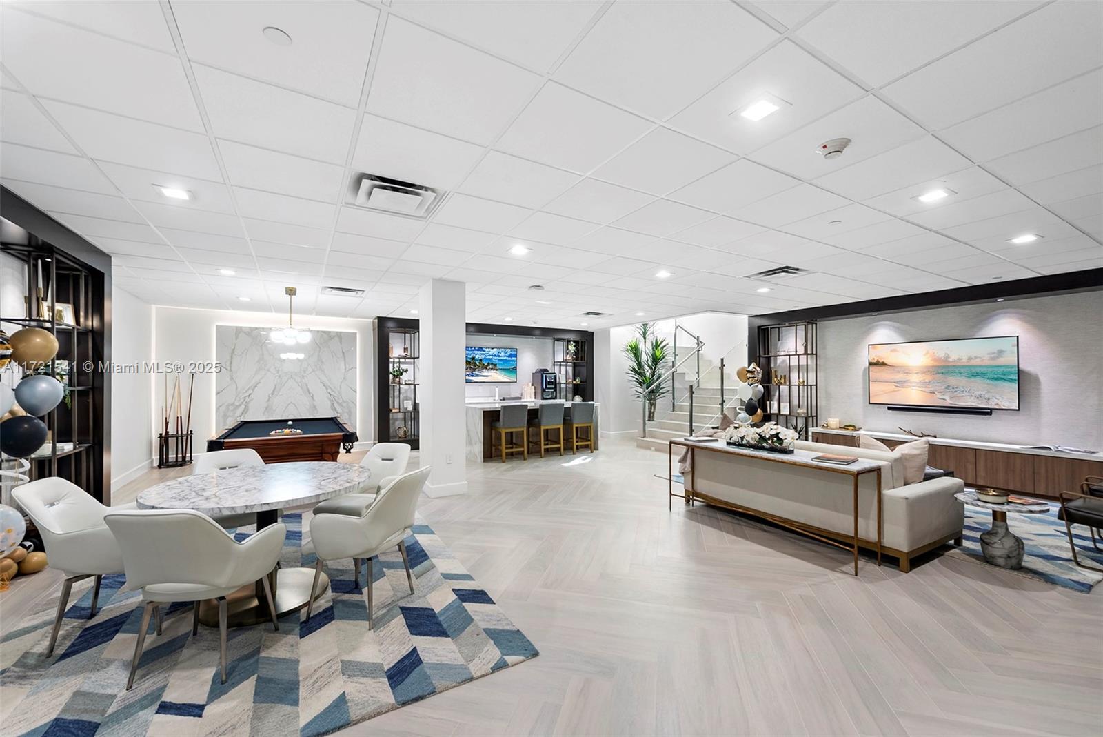 TOWNSEND PLACE CONDO - Residential