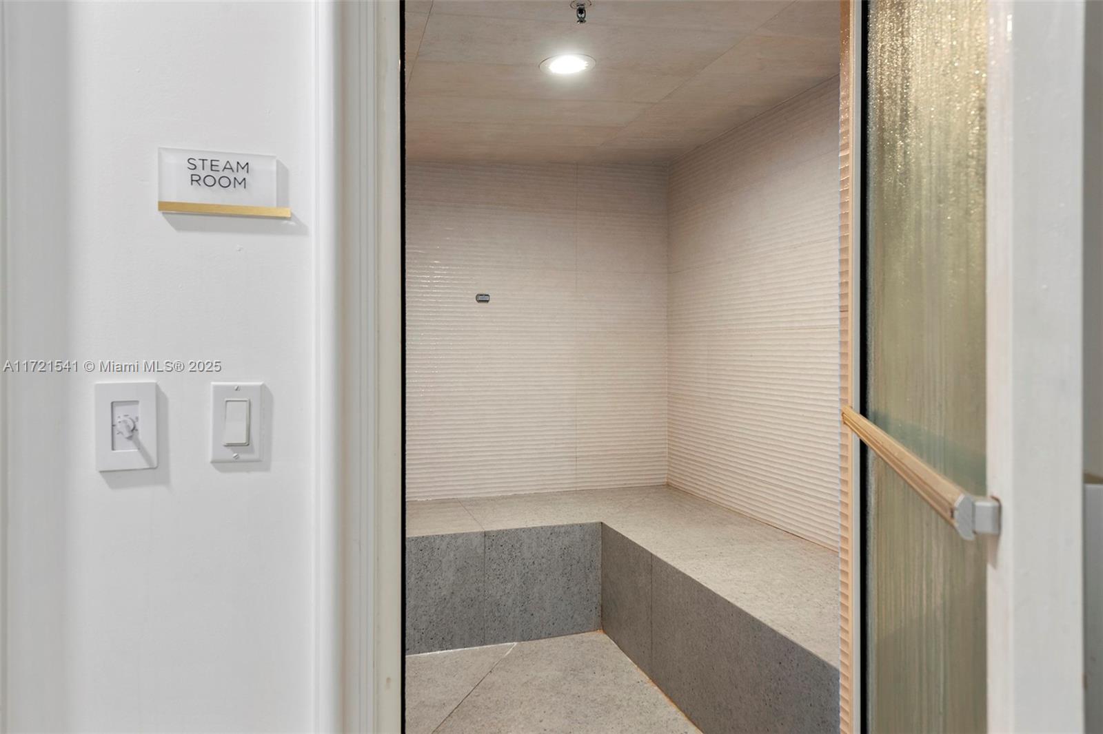TOWNSEND PLACE CONDO - Residential
