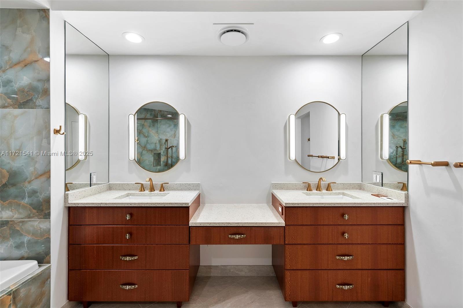 TOWNSEND PLACE CONDO - Residential