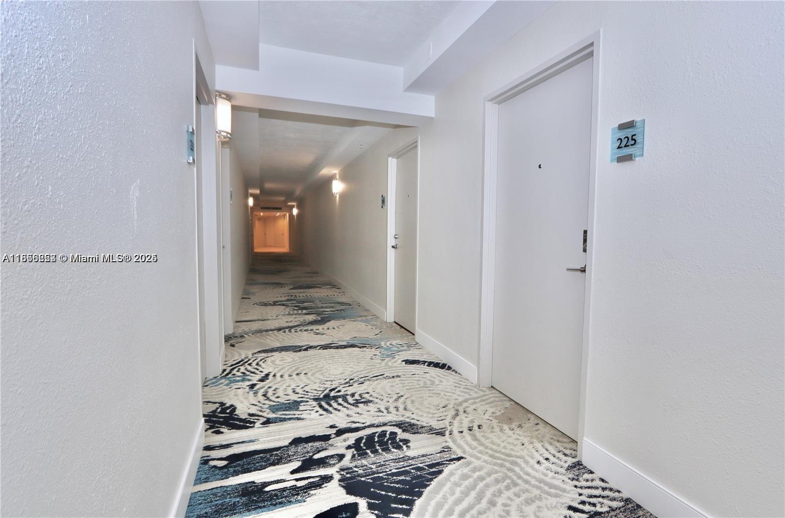 RESIDENCES ON HOLLYWOOD B - Residential Lease