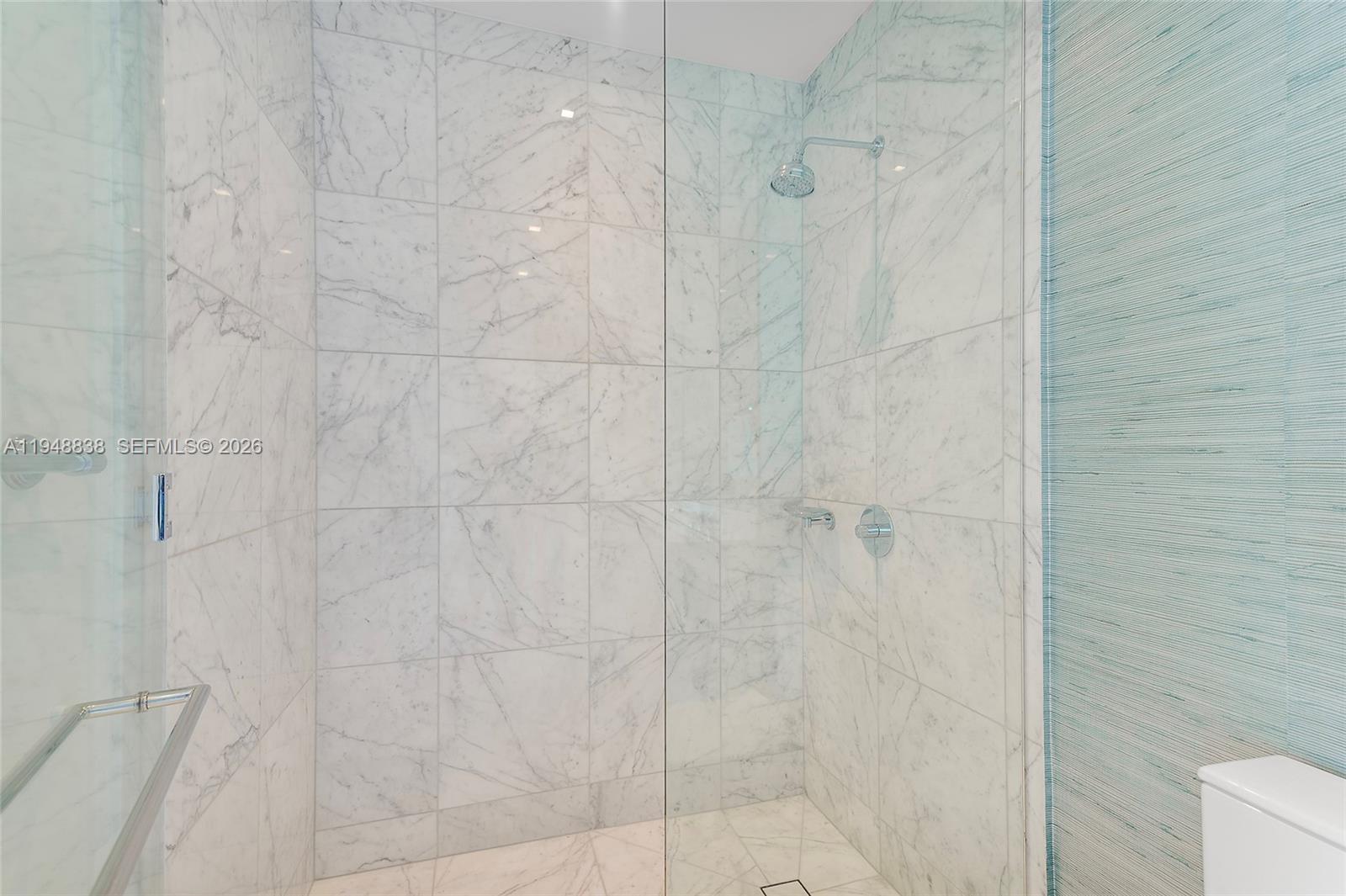 JADE SIGNATURE CONDO - Residential