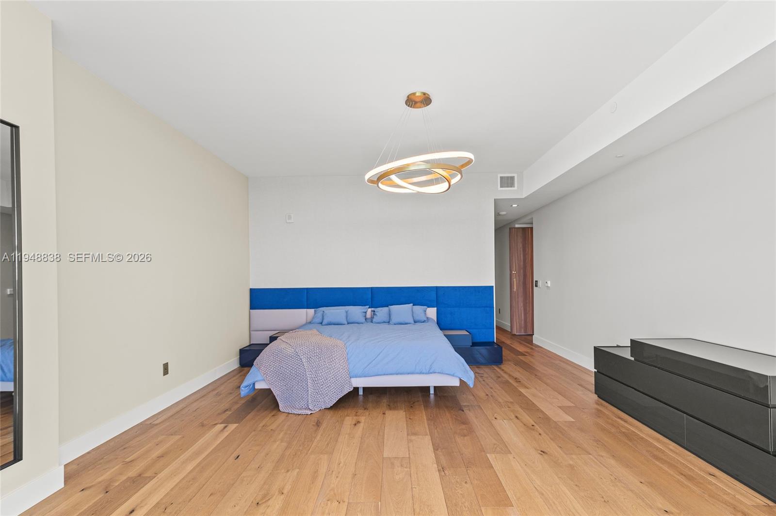 JADE SIGNATURE CONDO - Residential