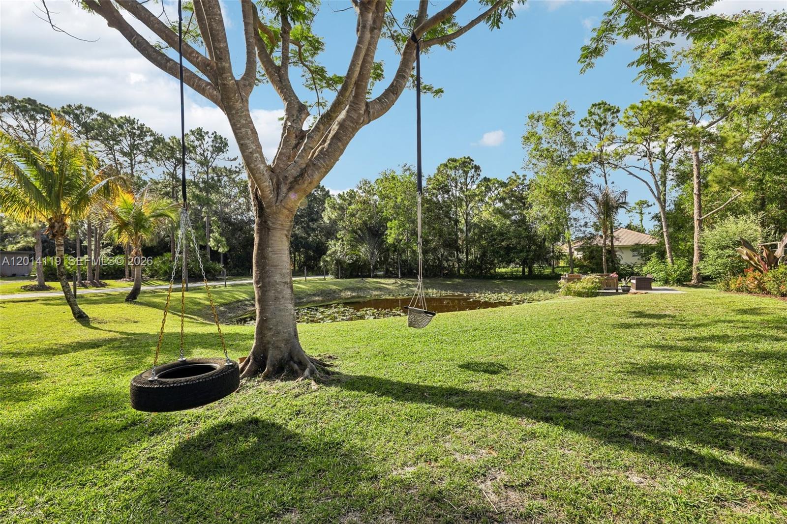 PALM BEACH COUNTRY ESTATE - Residential