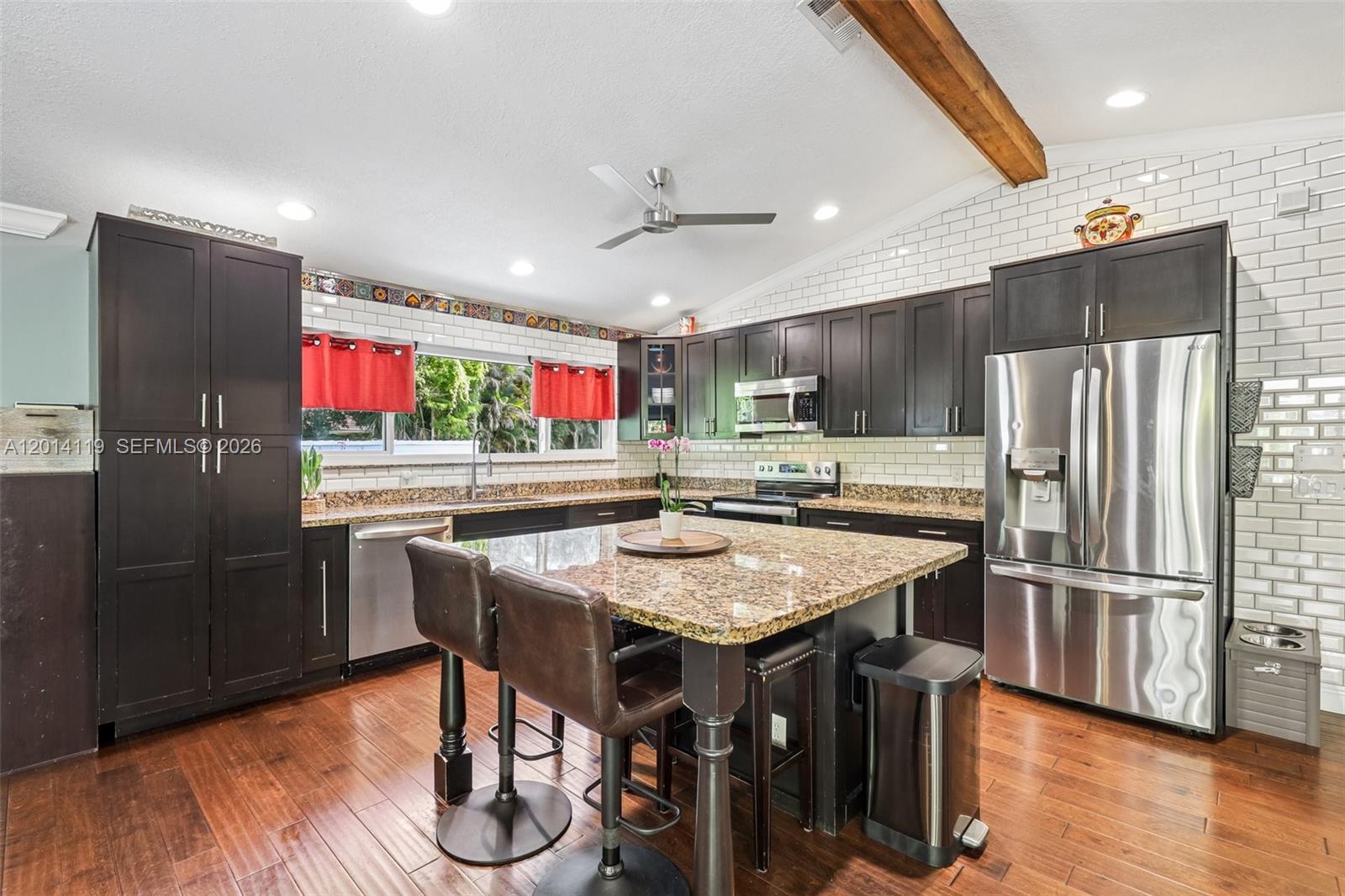 PALM BEACH COUNTRY ESTATE - Residential